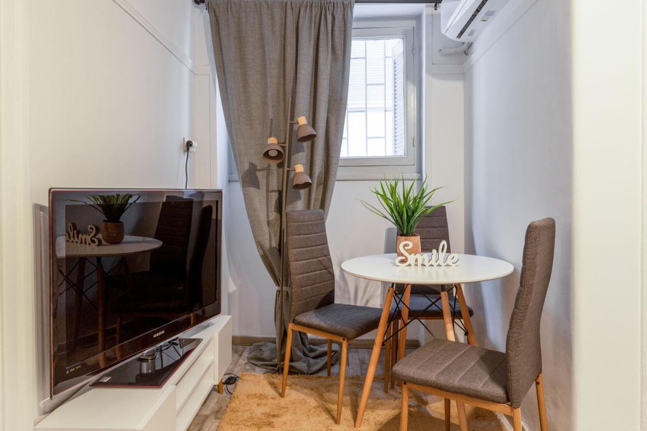 Central Apartment In The Heart Of Historic Center Ateny Zewnętrze zdjęcie